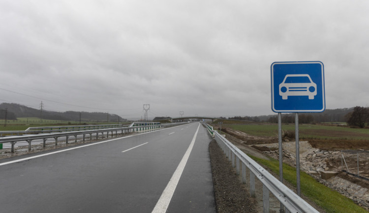 Do Šumperka pohodlně až v roce 2031. Na páteřní krajské trase chybí obchvaty Libivé a Zábřehu