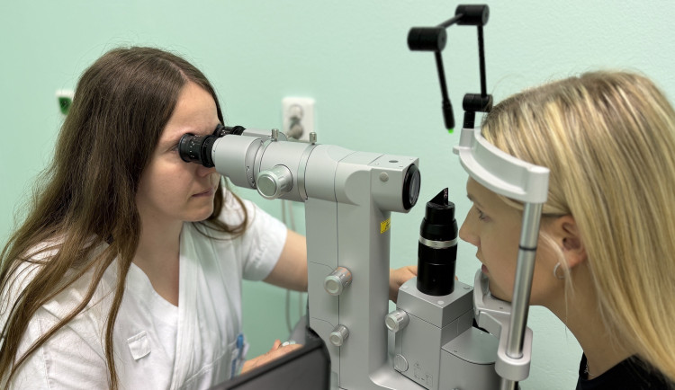 Nemocnice AGEL Přerov rozšiřuje péči o pacienty s glaukomem. Nově nabízí moderní SLT laserovou léčbu