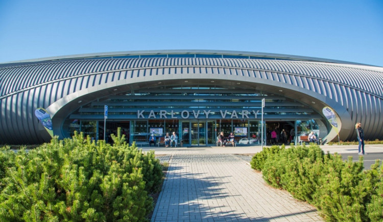 Zastupitelé kraje schválili záměr převodu letiště Karlovy Vary na stát