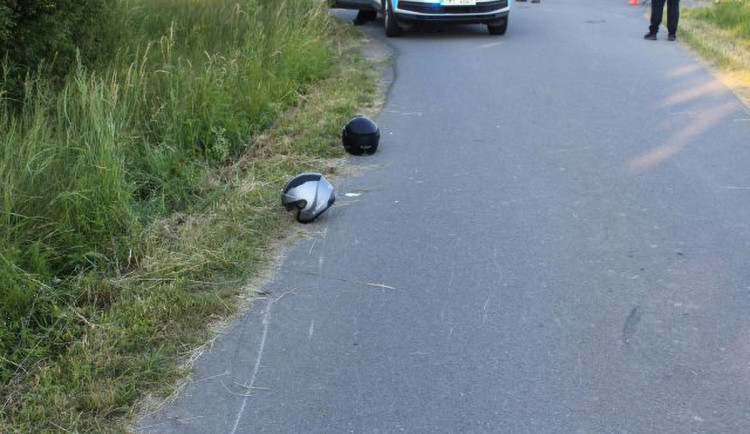 Srnec vběhl do cesty motorce na Hranicku, dva lidé skončili v nemocnici