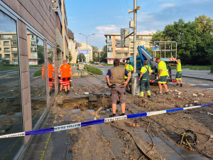 Záplava před magistrátem. Po havárii se velká část Olomouce ocitla bez vody
