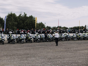 Motorkáři si ve Vysokém Mýtě vyzkoušejí to, co silnice nenabídne