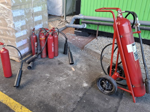 Evakuace desítek lidí a Sněhurka v akci. Hasiči bojovali s požárem v Prostějově