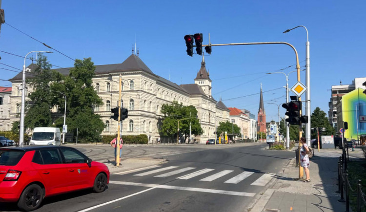 Křižovatka ulic Havlíčkova a třída Svobody v centru Olomouce - ilustrační foto