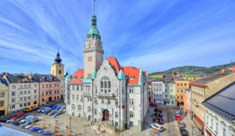 V Šumperku se už neupečete. Radnice se kvůli letním teplotám otevírá v sedm hodin ráno