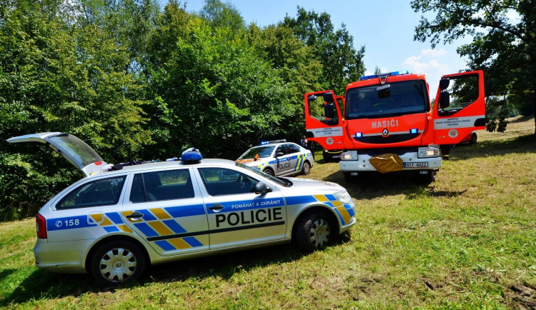 Dvojité bingo. Policisté v Turnově zachránili tonoucího muže, svědka události coby hledaného sebrali