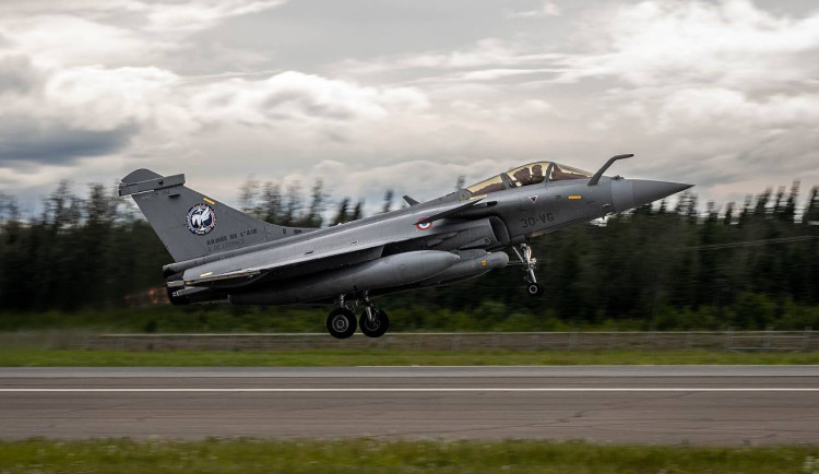 Francouzské Rafale vyrazí přes Arktidu a Pacifik až do Egypta