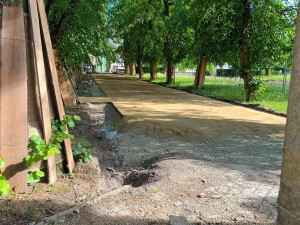 Obnova parku v Náměští na Hané se zřejmě protáhne. Areál se vrací do podoby 30. let minulého století