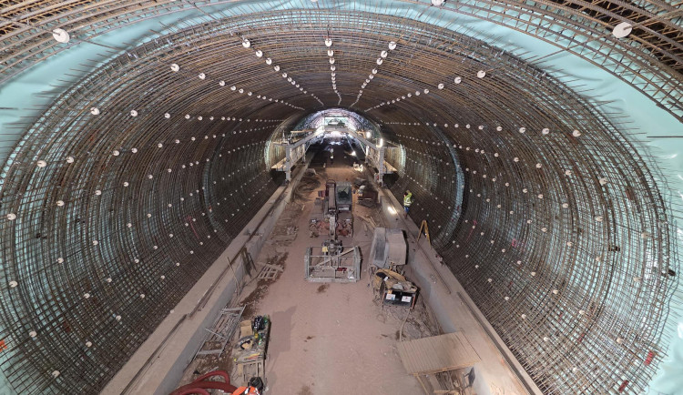 Obchvat Náchoda postupuje podle plánu, tunel Dolní Radechová míří do finále