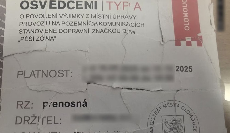Řidič při kontrole roztrhal povolení k vjezdu do pěší zóny