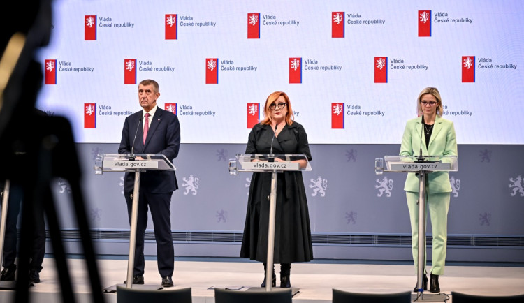 Státní rozpočet skončil po sedmi měsících se schodkem 176,6 miliardy Kč