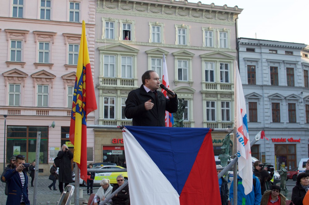 Demonstrace na Horním náměstí