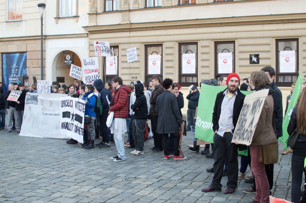 Demonstrace na Horním náměstí