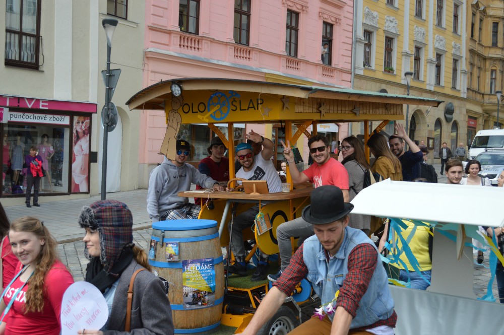 FOTOGALERIE: "Marek Eben" korunoval královnu Majálesu na Dolním náměstí