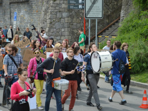 FOTOGALERIE: &quot;Marek Eben&quot; korunoval královnu Majálesu na Dolním náměstí