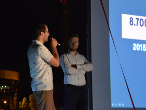 FOTO: První olomoucká venkovní PechaKucha Night v přístavišti se i přes nepřízeň počasí vyvedla