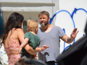 FOTOGALERIE: Proluka ve Ztracené ožila. Desítky lidí tam za krásného počasí posnídaly pod širým nebem