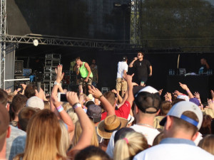 FOTOGALERIE: Festival HRADY CZ na Bouzově nabídl krásné počasí a skvělý line-up