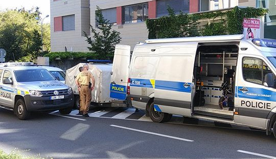FOTOGALERIE: Policie uzavřela budovu Namiro v centru Olomouce kvůli podezřelému kufříku