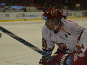 FOTOGALERIE: Mora padla s Hradcem. Hosté rozhodli ve třetí třetině