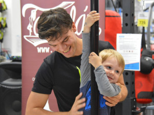 FOTOGALERIE: Decathlon v sobotu ožil tancem. K vidění byl pole dance i taneční workshop