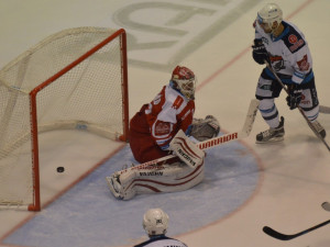 FOTOGALERIE: Olomoučtí hokejisté rozstříleli Piráty z Chomutova 5:2