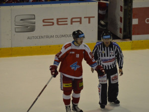 FOTOGALERIE: Olomoučtí hokejisté rozstříleli Piráty z Chomutova 5:2