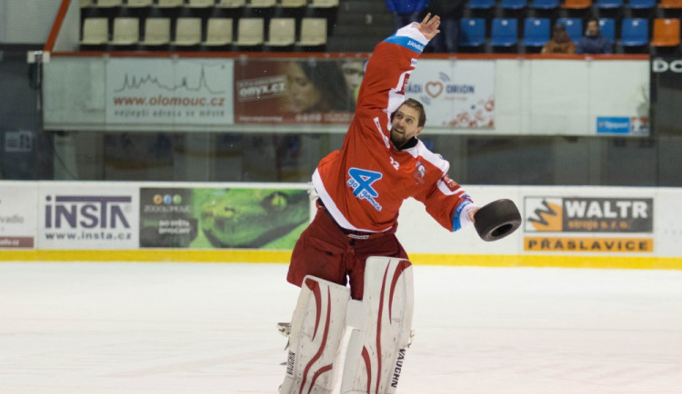 FOTOGALERIE: Braňo Konrád si připsal šestou nulu. Mora smetla Třinec 4:0