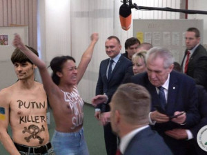 FOTOGALERIE: Zeman a aktivistka. To nejlepší z řádění internetových vtipálků