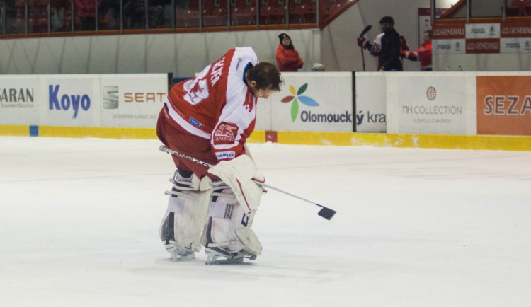 Naděje na play-off žije! Kohouti vyprovodili ze svého ledu Pardubice pěti góly