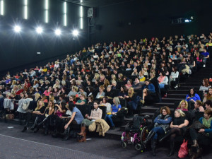 Ženy vzaly útokem Premiere Cinemas. Užily si předpremiéru Padesáti odstínů svobody