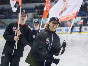 Naděje na play-off žije! Kohouti vyprovodili ze svého ledu Pardubice pěti góly