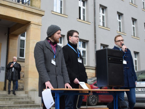 Studenti v Olomouci demonstrovali za ústavní hodnoty