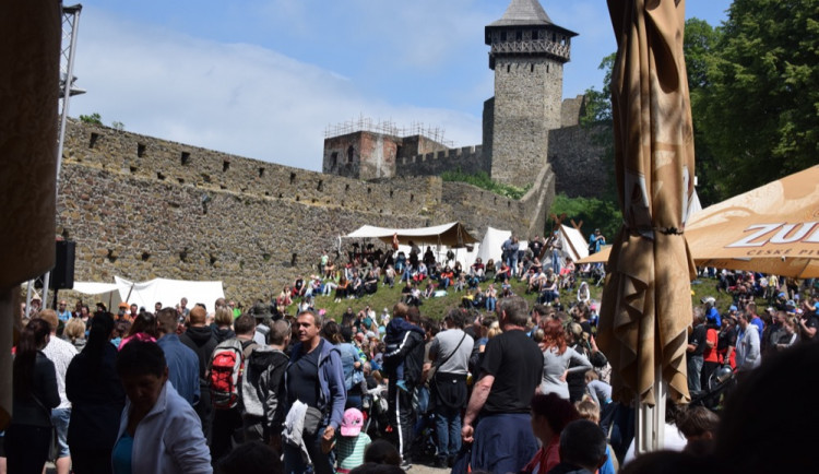FOTOGALERIE: Středověká společnost ovládla Helfštýn. Podívejte se na fotky z prvního dne festivalu