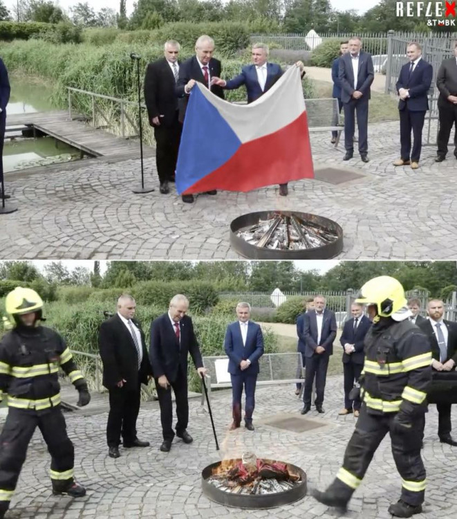 FOTO: Internetové vtípky na prezidentovo veřejné pálení trenýrek