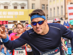 Každý z běžců je vítěz! Podívejte se na fotky ze včerejšího půlmaratonu