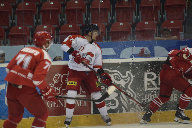 Kohouti zvládli první domácí přípravný zápas, Třinec porazili v nájezdech 3:2