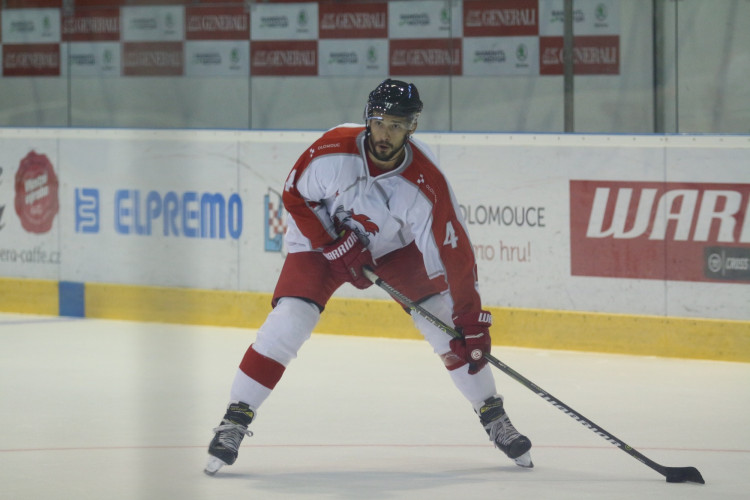 Kohouti zvládli první domácí přípravný zápas, Třinec porazili v nájezdech 3:2