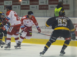 FOTOGALERIE: Hokejisté Olomouce porazili s přehledem Litvínov 3:1, zápas se protáhl kvůli opravě plexiskla