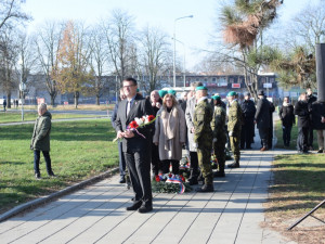FOTO/VIDEO: U památníku u právnické fakulty proběhla vzpomínka ke Dni boje za svobodu a demokracii