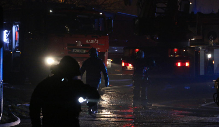 FOTOGALERIE: Škody způsobené požárem skladů v Olomouci jdou do desítek milionů