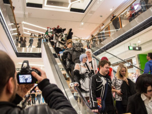 FOTOGALERIE: Šantovku dnes ovládly desítky cosplayerů. Podívejte se na nádherné masky!