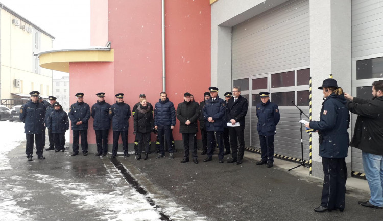 Předání nové techniky profesionálním hasičům v Olomouci