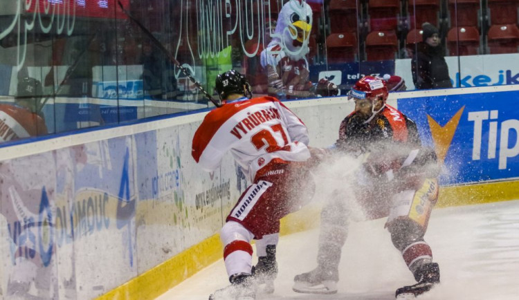 FOTOGALERIE: Hradec Králové porazil Olomouc. Smoleňák chce v létě natřít Plecharénu