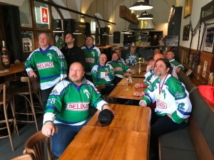 FOTOGALERIE: Hokejoví mistři z roku 1994 opět spolu! Sešli se s primátorem a podepsali se fanouškům