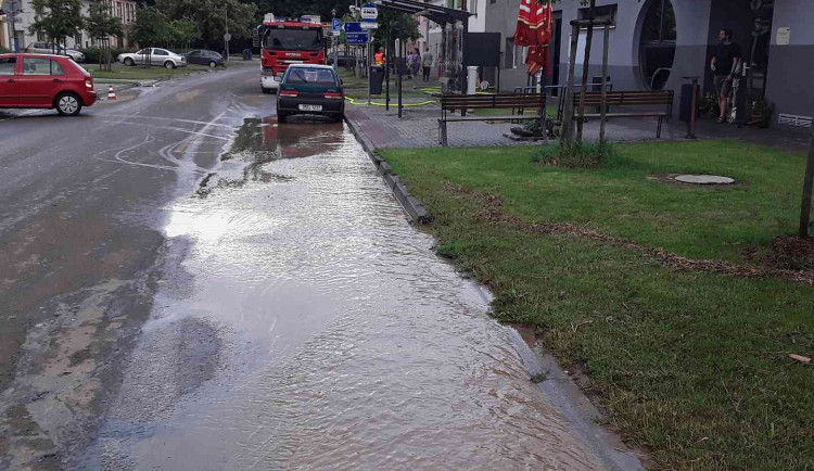 FOTOGALERIE: Silné bouřky trápí náš kraj. Další by měly přijít dnes odpoledne
