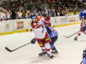 FOTOGALERIE: Vyprodaná plecharéna v Olomouci sledovala prohru Kohoutů s Jágrovým Kladnem