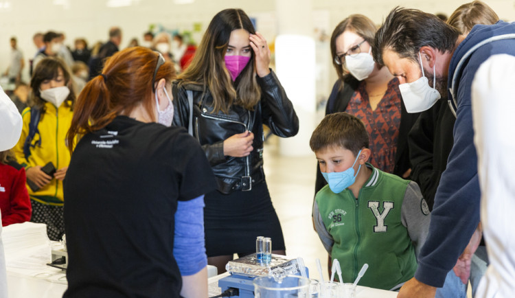 Noc vědců v Olomouci - špičková univerzitní pracoviště i model rudé planety