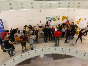 I v letošním ročníku Noci vědců byla jedním z center prezentací a pokusů Přírodovědecká fakulta Univerzity Palackého či popularizační muzeum vědy Pevnost poznání 