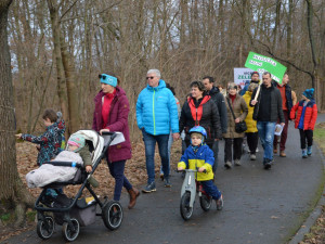 Více zeleně, méně betonu! Hloučela musí dýchat!
